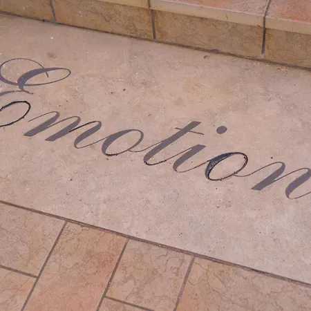 Alojamento de Acomodação e Pequeno-almoço Emotions 3*