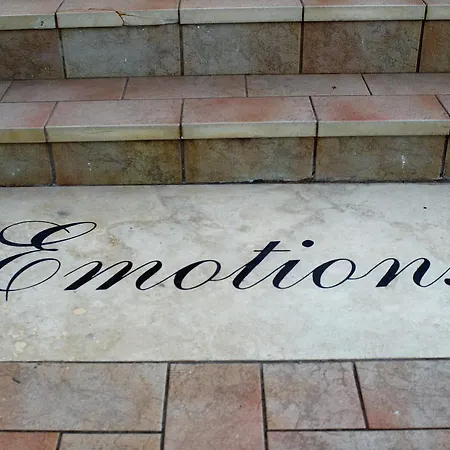 Alojamento de Acomodação e Pequeno-almoço Emotions 3*